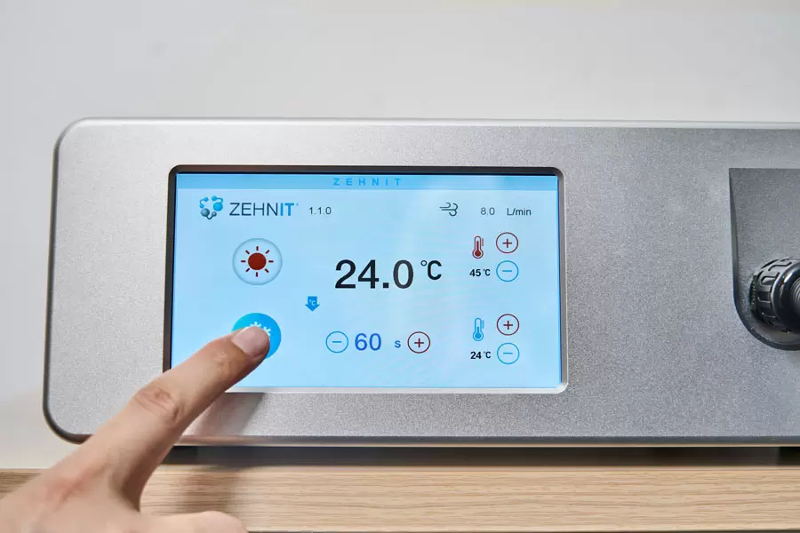 Grand &eacute;cran tactile pour une configuration efficace